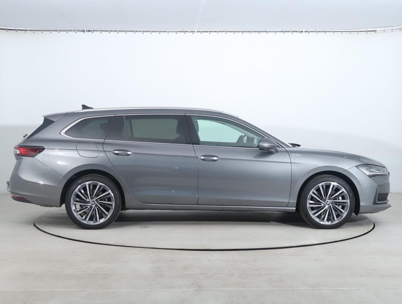 2025 Škoda SUPERB - 8