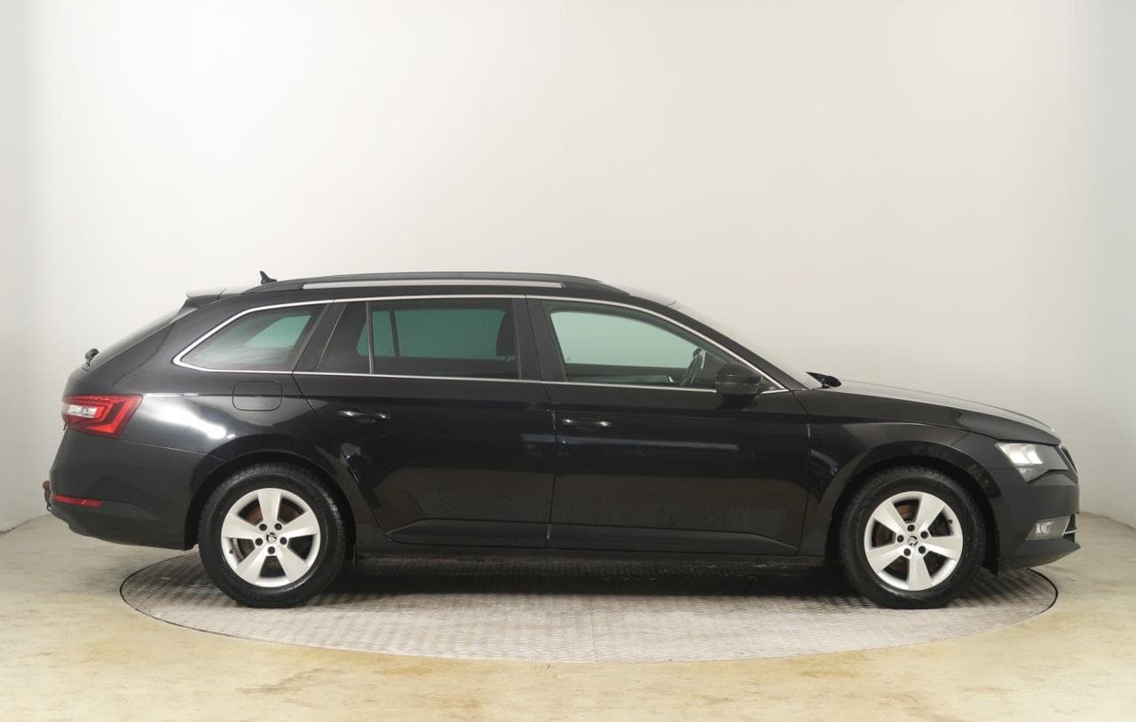 2017 Škoda SUPERB - 8