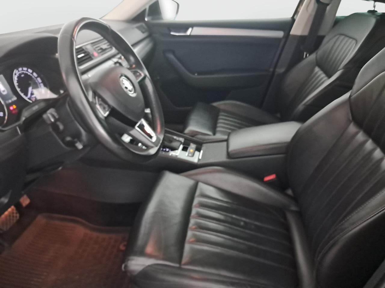 2016 Škoda SUPERB - 16