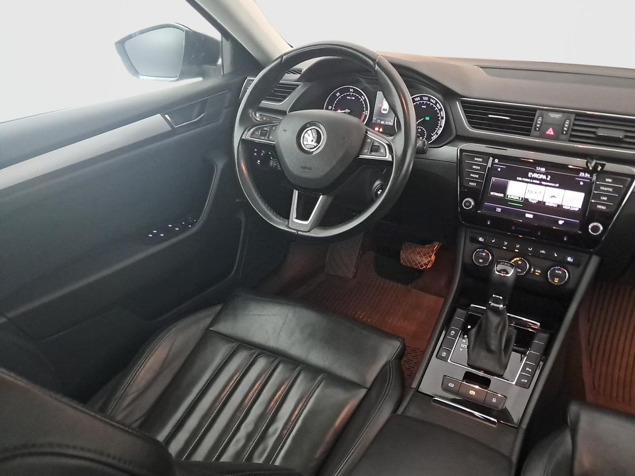 2016 Škoda SUPERB - 9