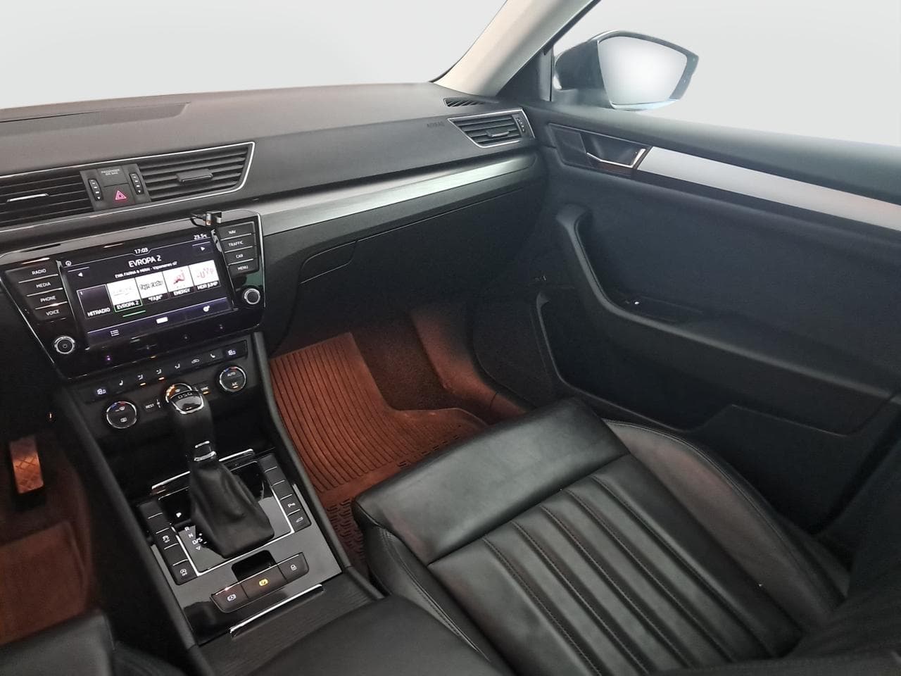 2016 Škoda SUPERB - 11
