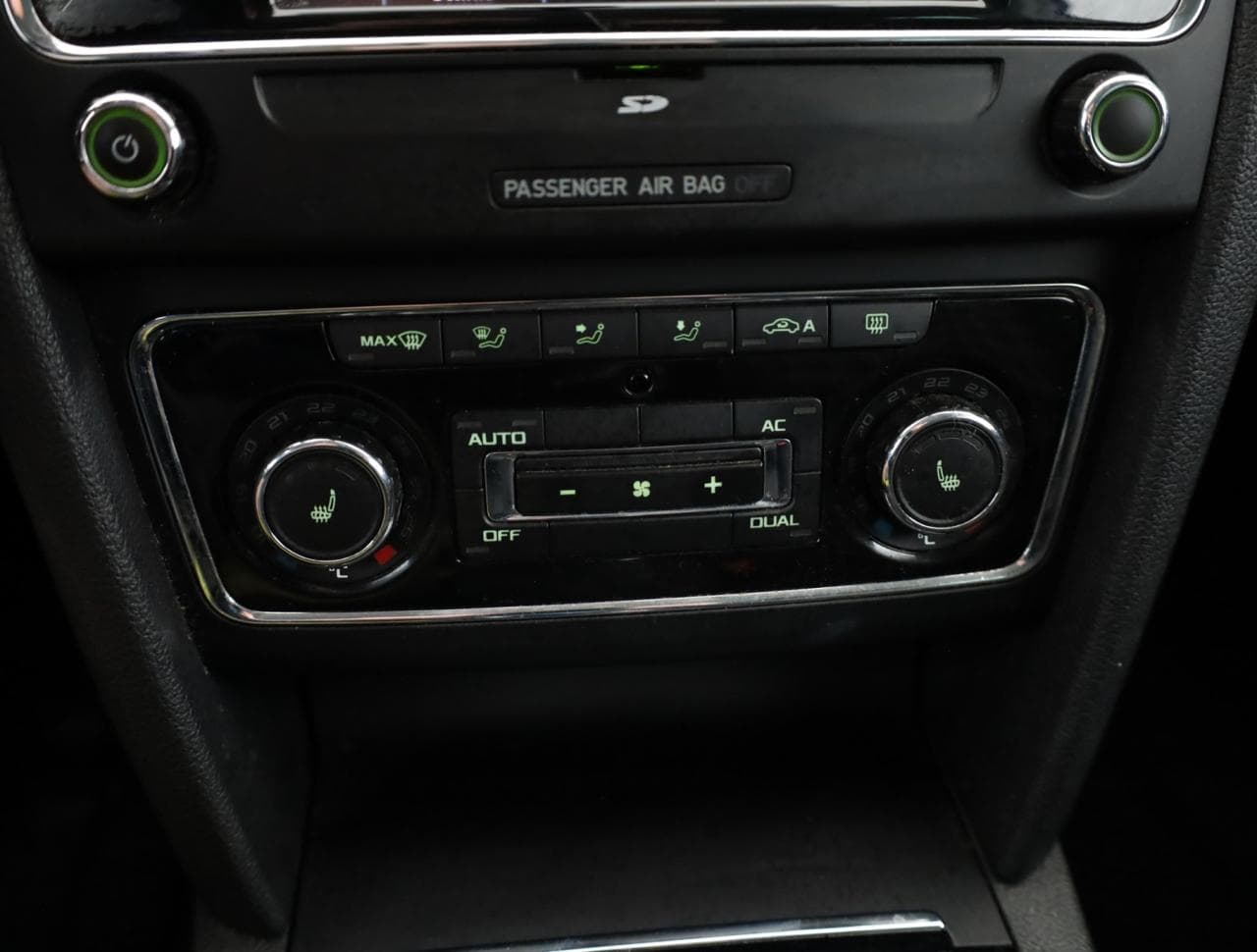 2012 Škoda SUPERB - 18