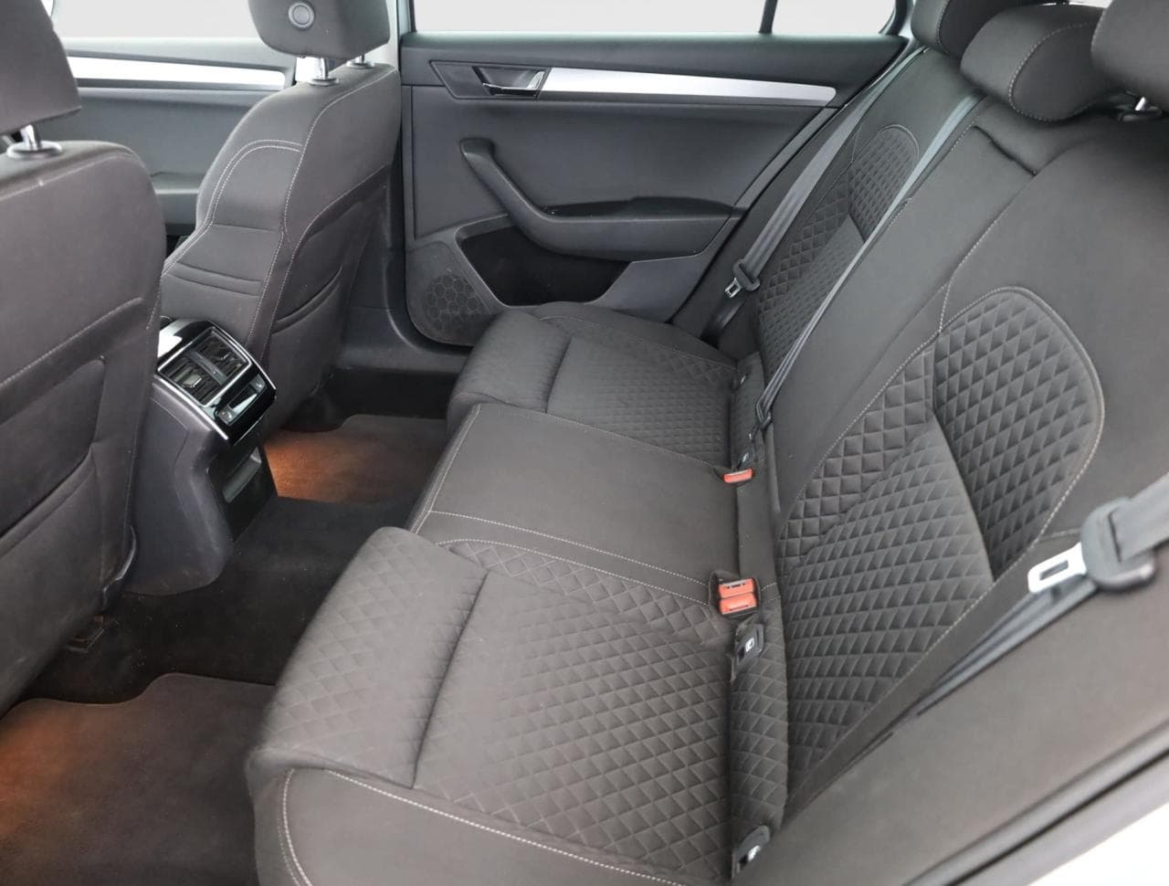 2018 Škoda SUPERB - 12