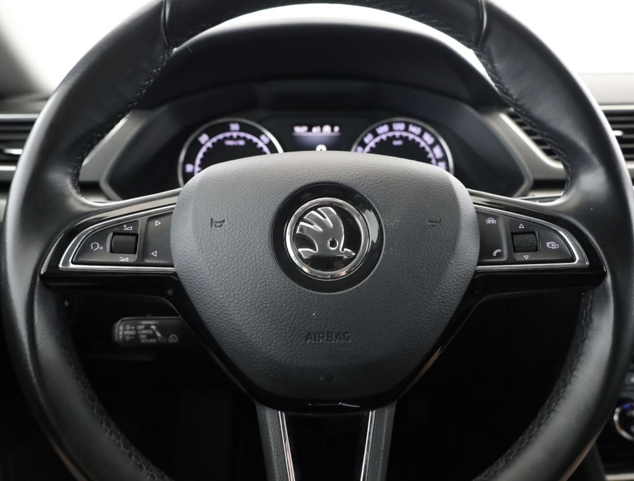 2018 Škoda SUPERB - 14