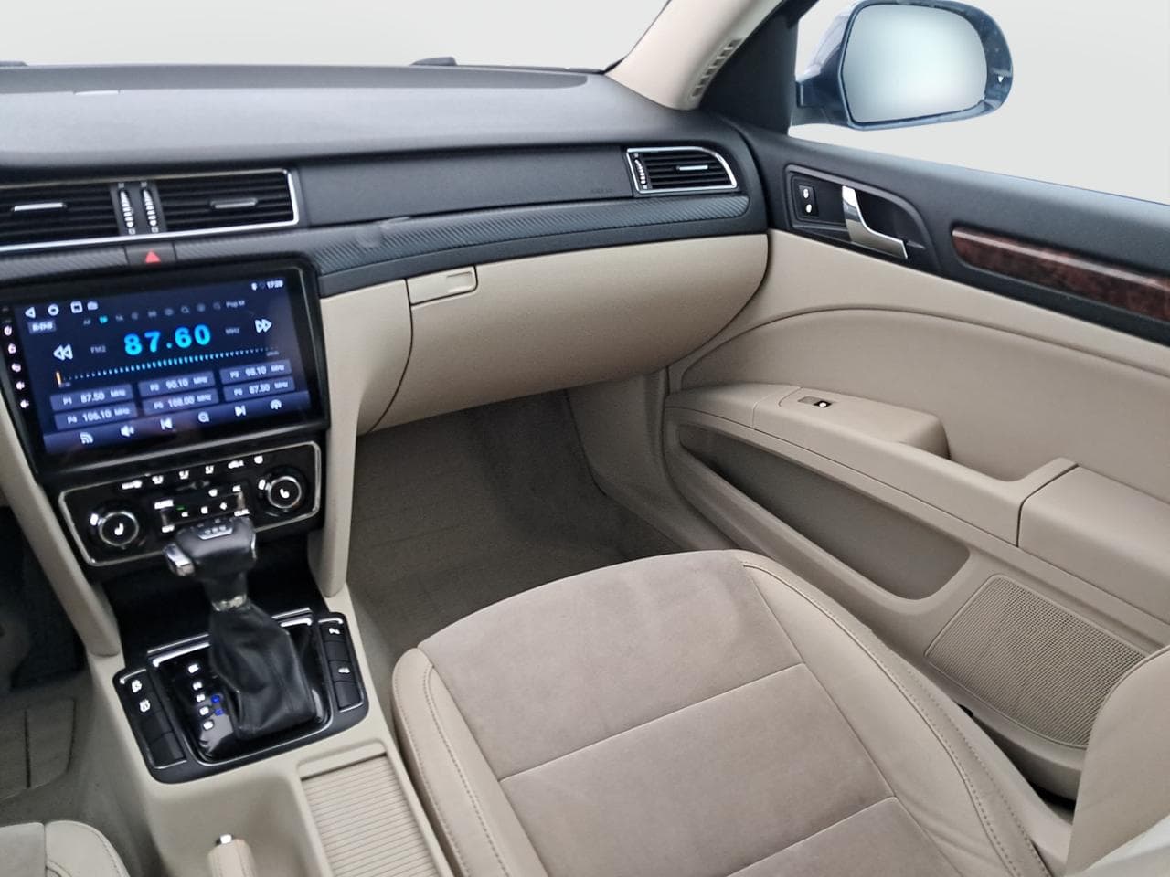 2011 Škoda SUPERB - 9
