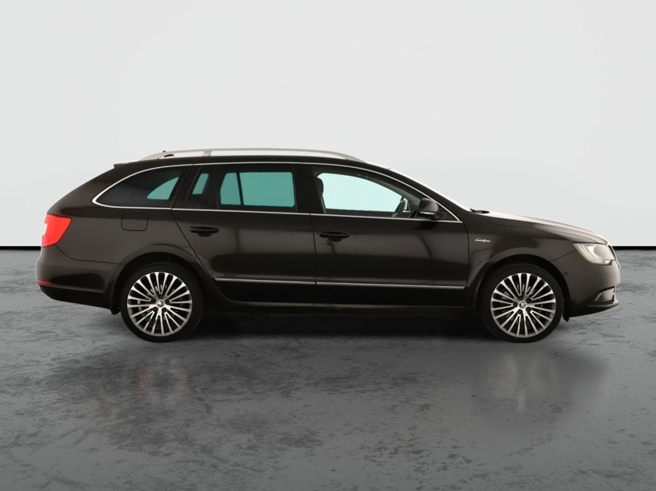 2013 Škoda SUPERB - 8