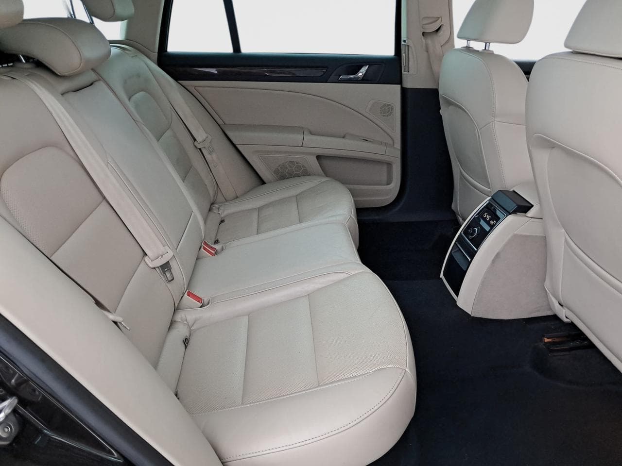 2014 Škoda SUPERB - 13