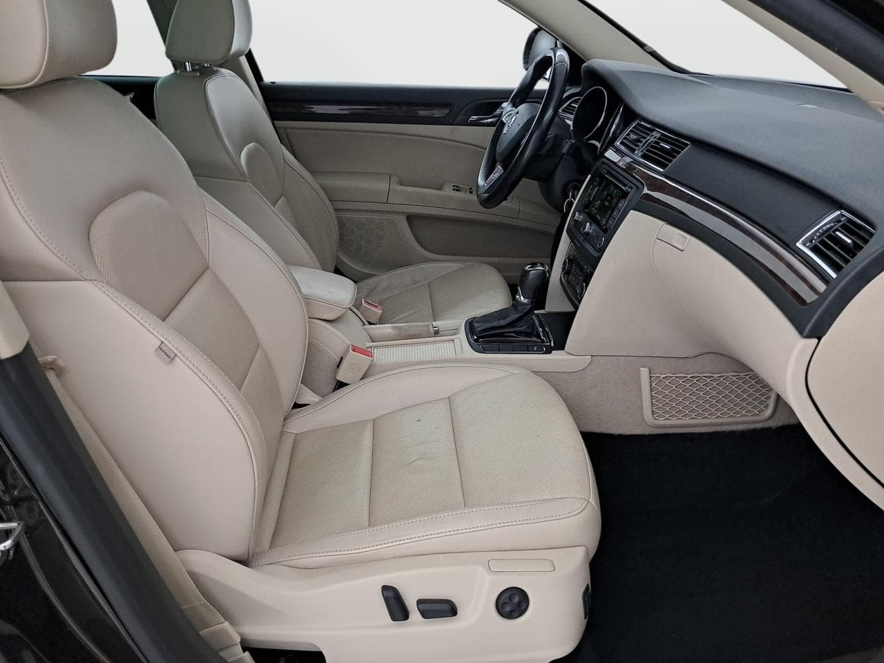 2014 Škoda SUPERB - 12