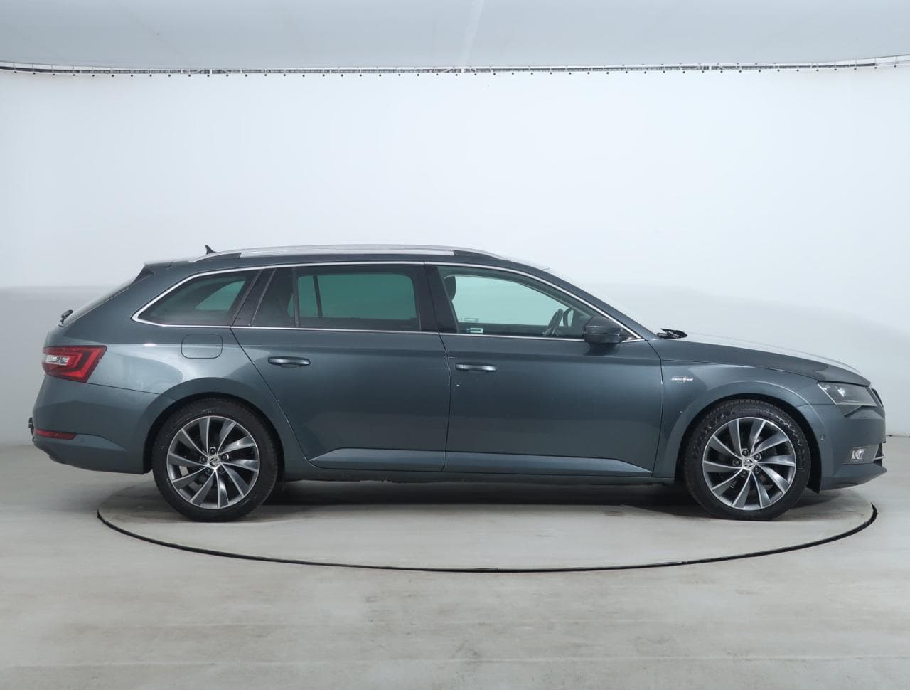2016 Škoda SUPERB - 8