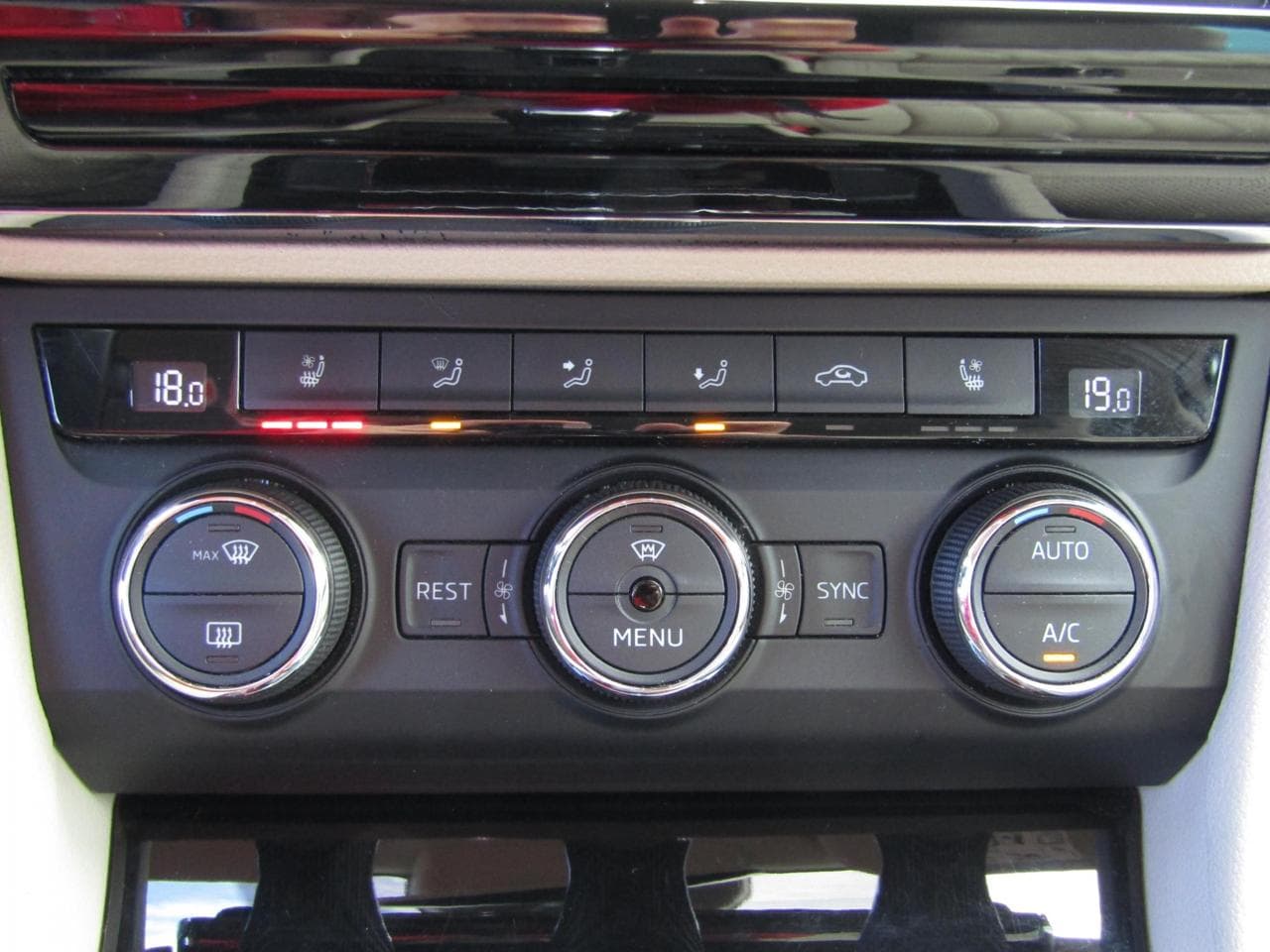 2015 Škoda Superb - 16