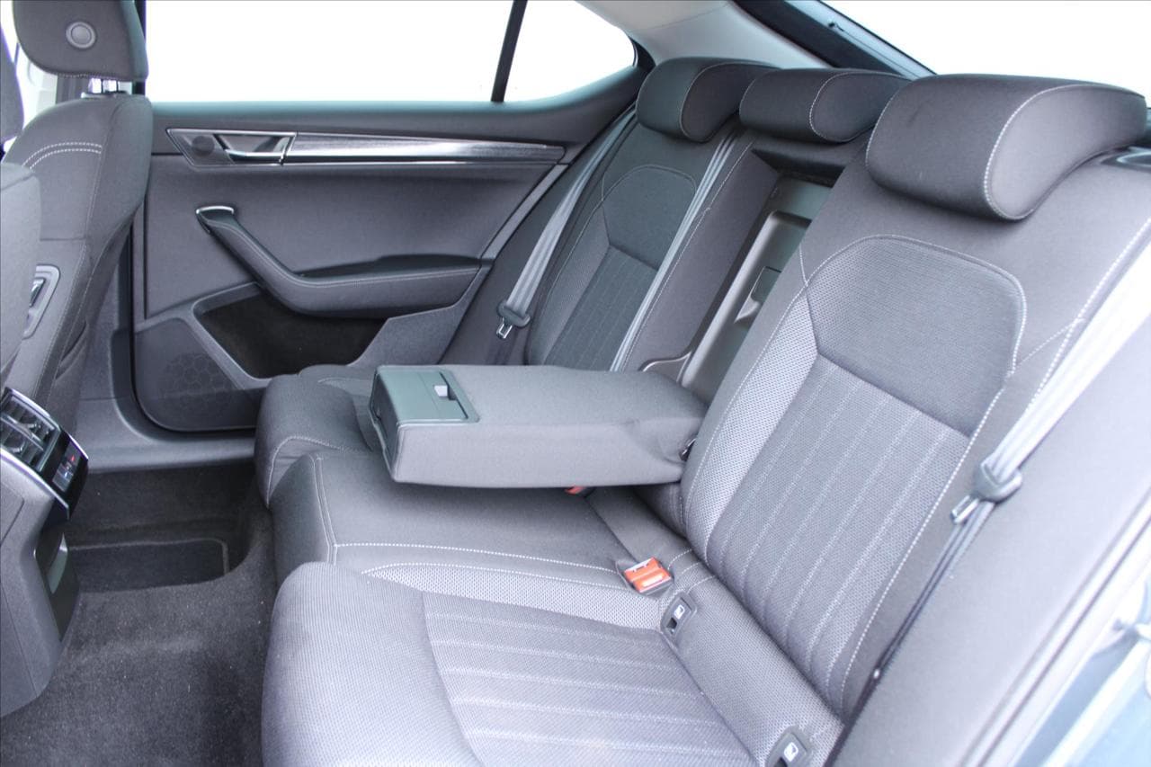 2020 Škoda Superb - 10