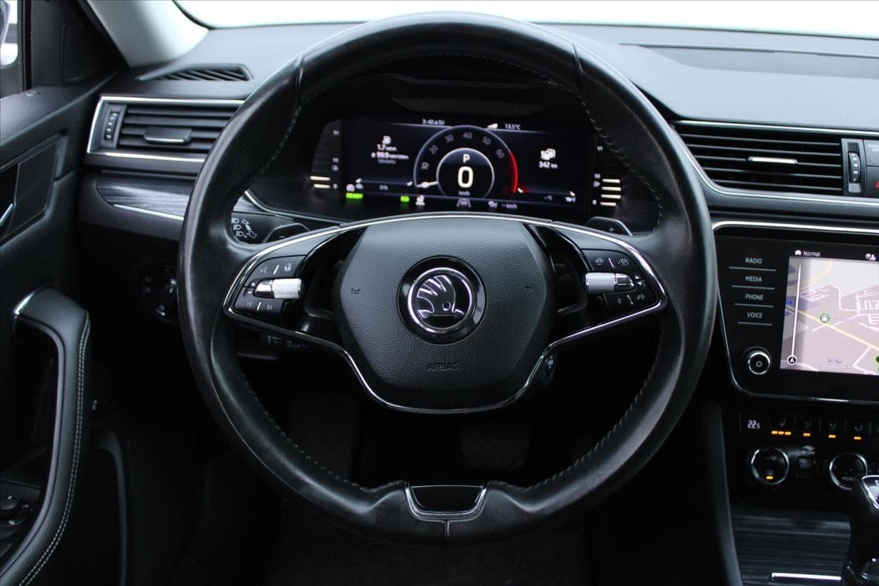 2020 Škoda Superb - 12