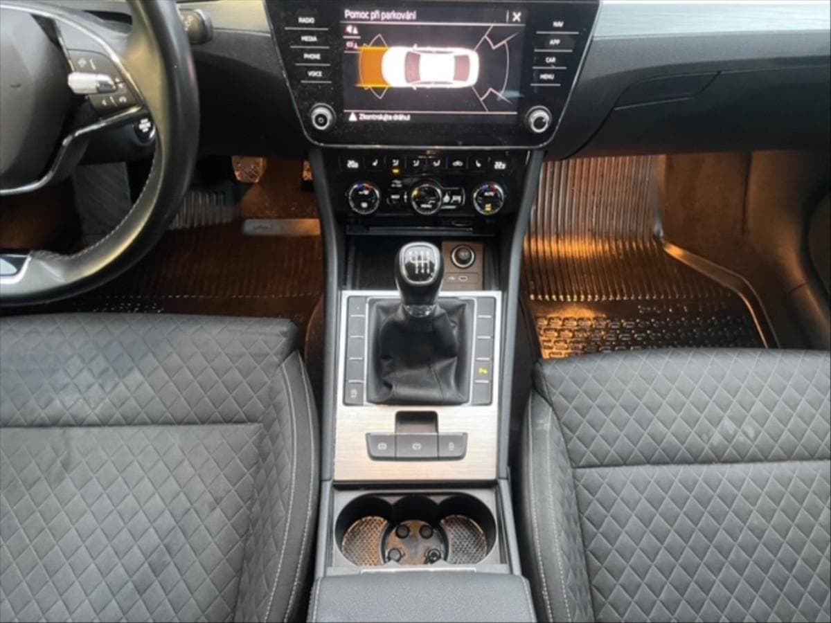 2020 Škoda SUPERB - 10