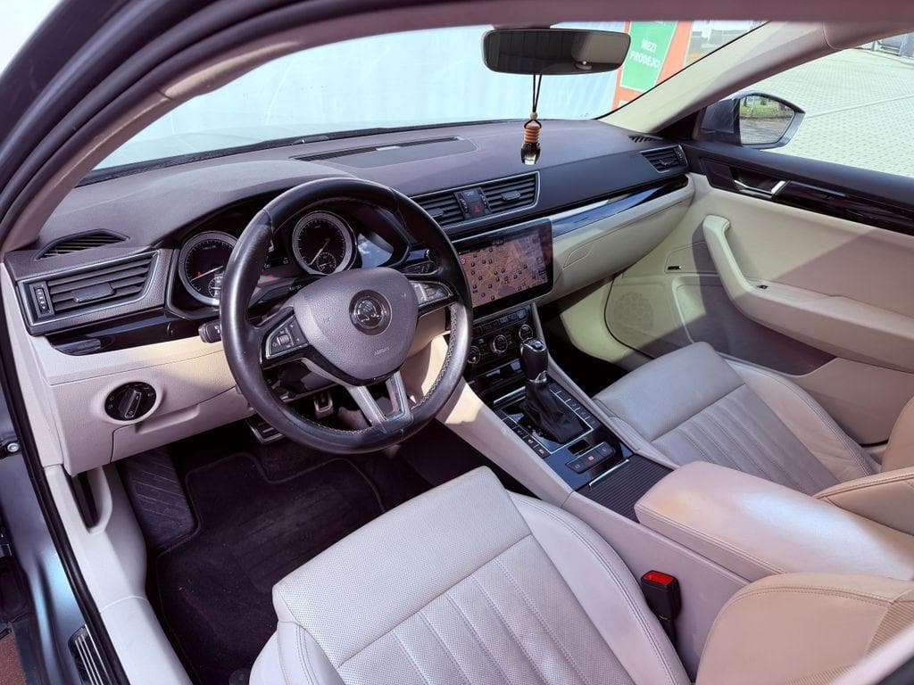 2018 Škoda SUPERB - 19