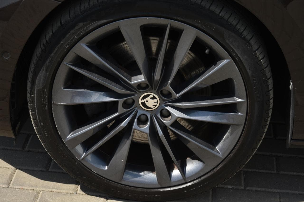 2016 Škoda SUPERB - 9