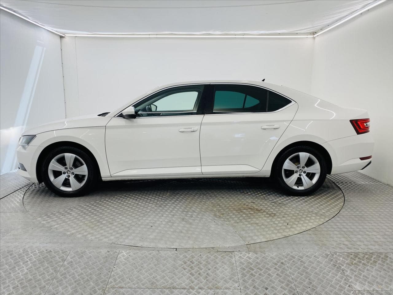 2019 Škoda SUPERB - 3