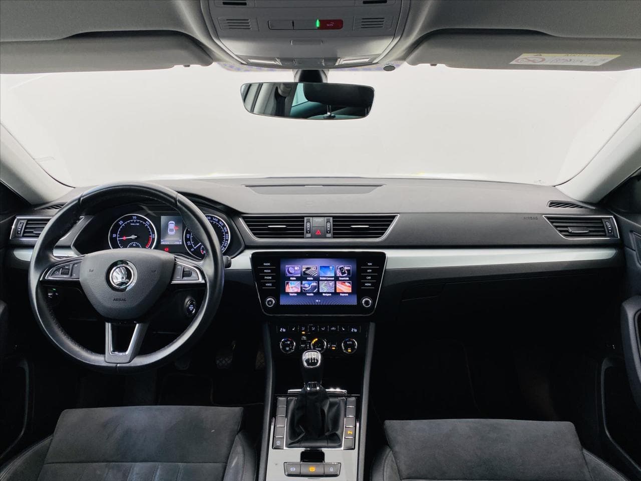 2019 Škoda SUPERB - 9