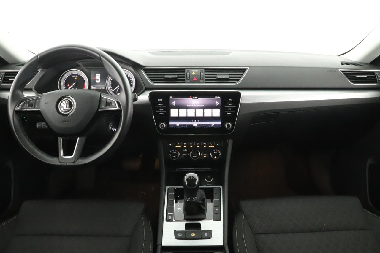 2020 Škoda SUPERB - 9