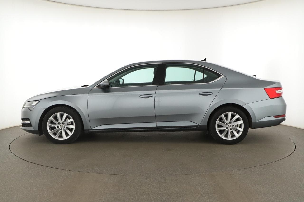 2020 Škoda SUPERB - 4