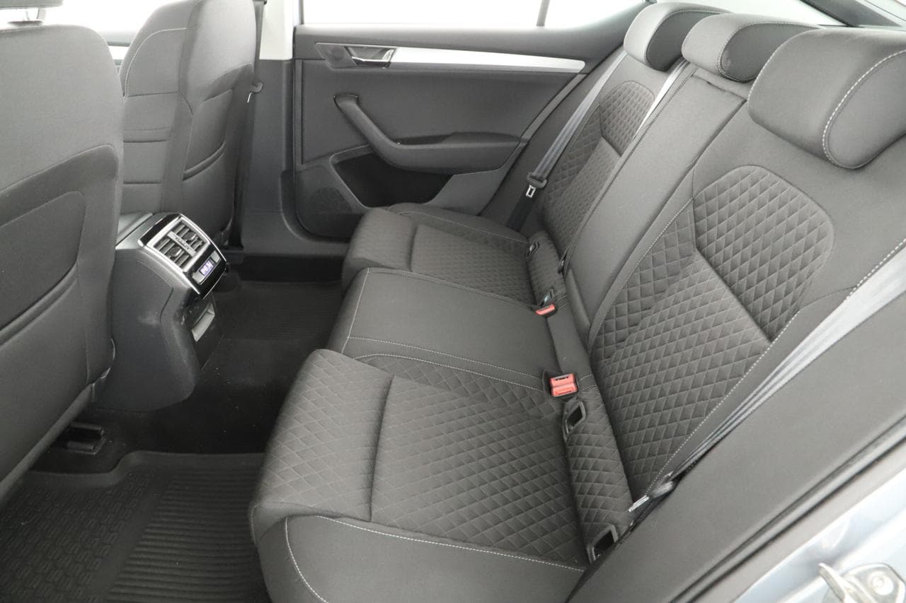 2020 Škoda SUPERB - 12