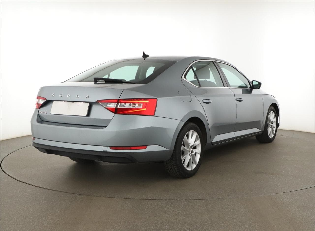 2020 Škoda SUPERB - 7