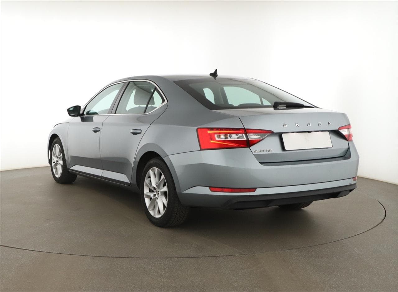 2020 Škoda SUPERB - 5