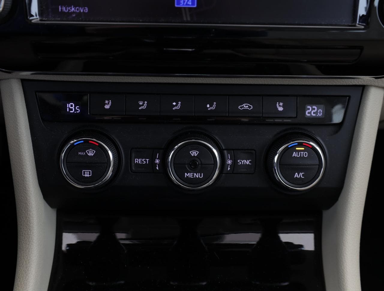 2015 Škoda Superb - 18