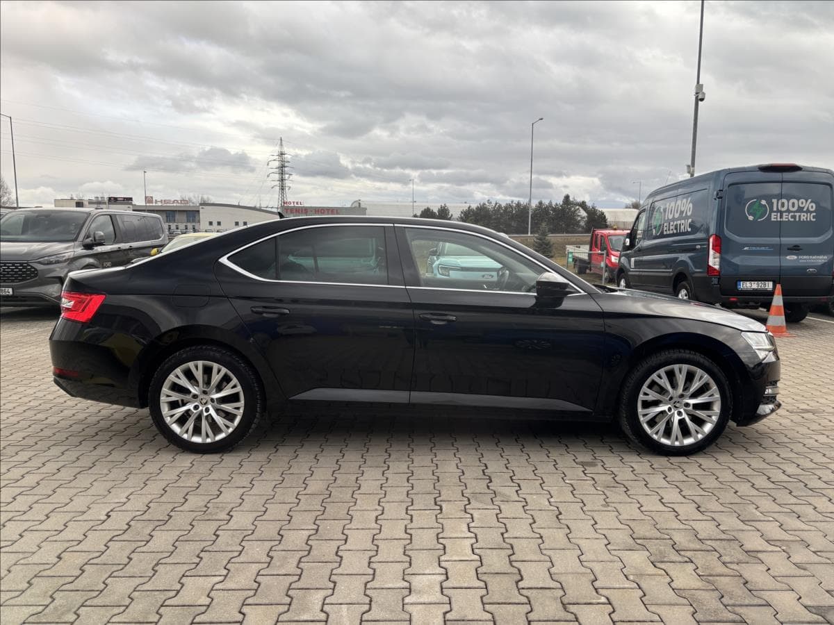 2021 Škoda SUPERB - 6