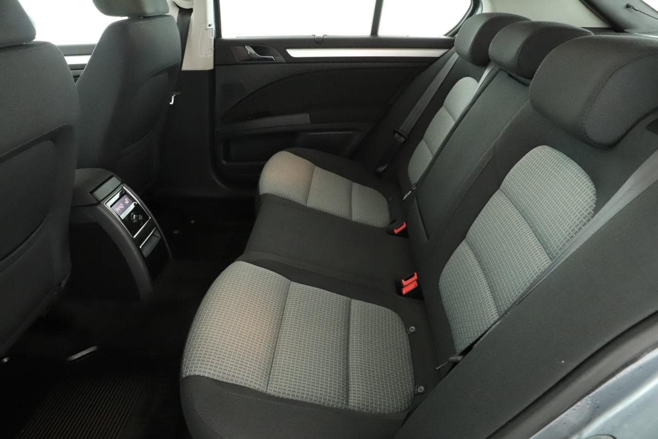 2012 Škoda Superb - 12