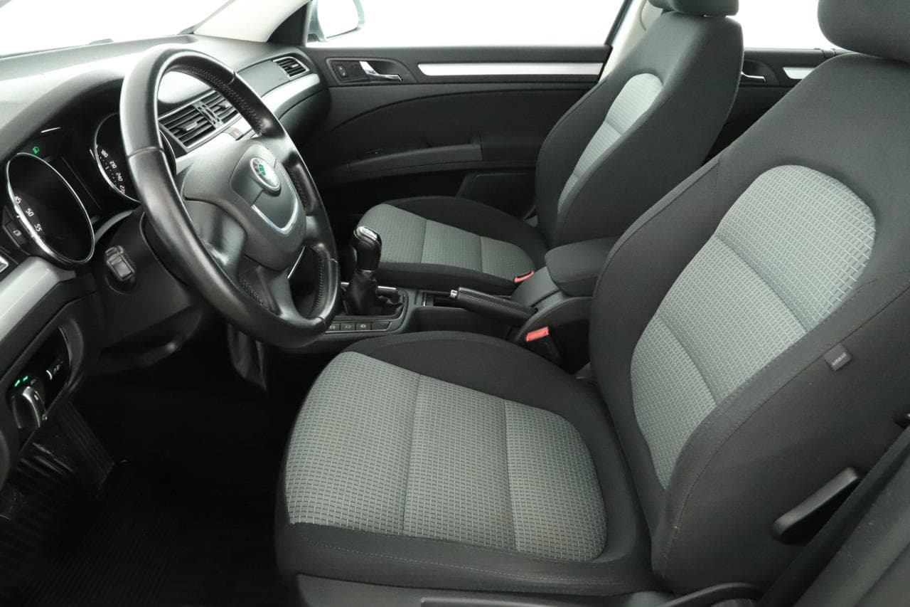 2012 Škoda Superb - 13