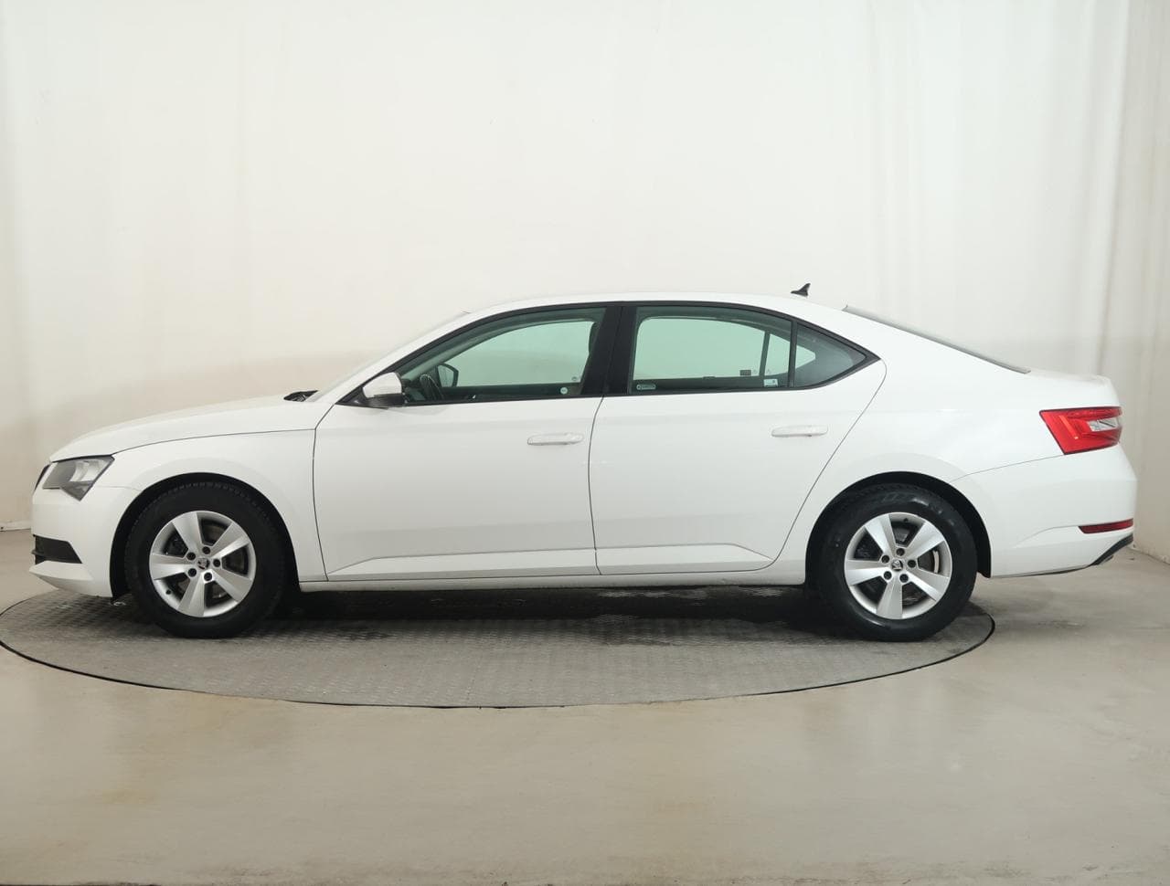 2015 Škoda SUPERB - 4