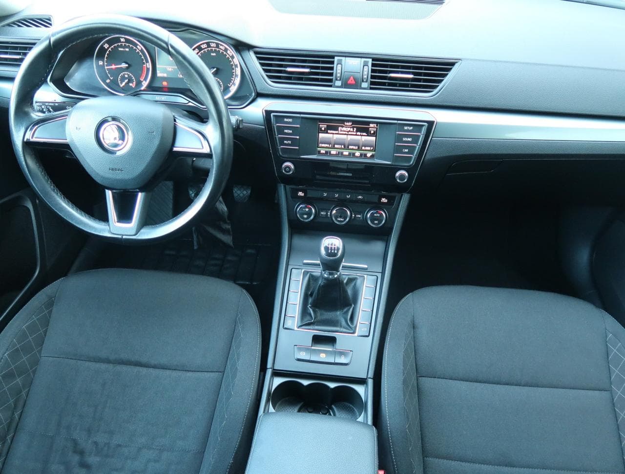 2015 Škoda SUPERB - 10