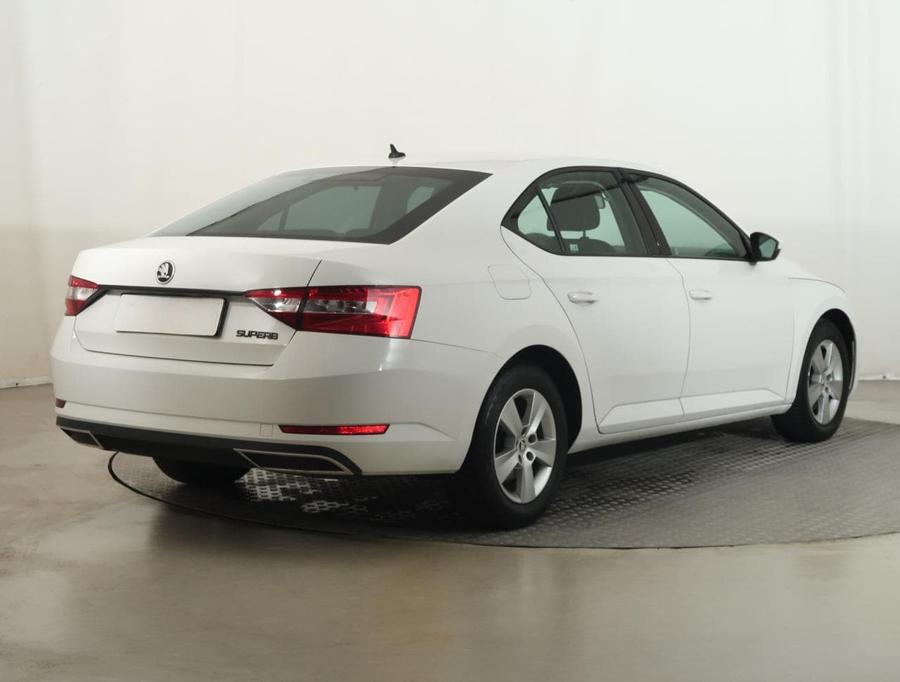 2015 Škoda SUPERB - 7