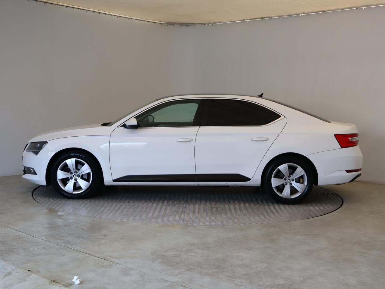 2018 Škoda SUPERB - 4