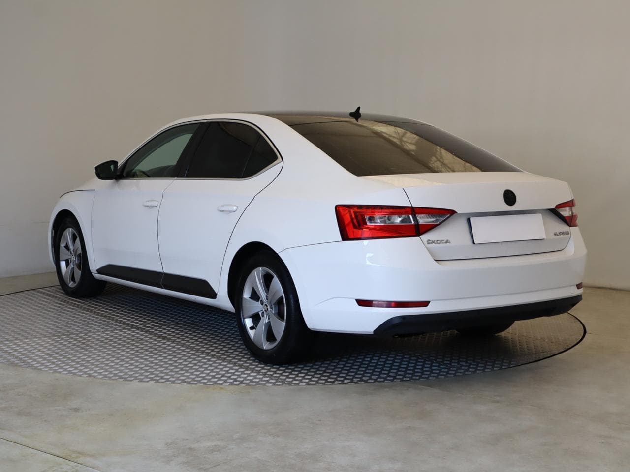 2018 Škoda SUPERB - 5