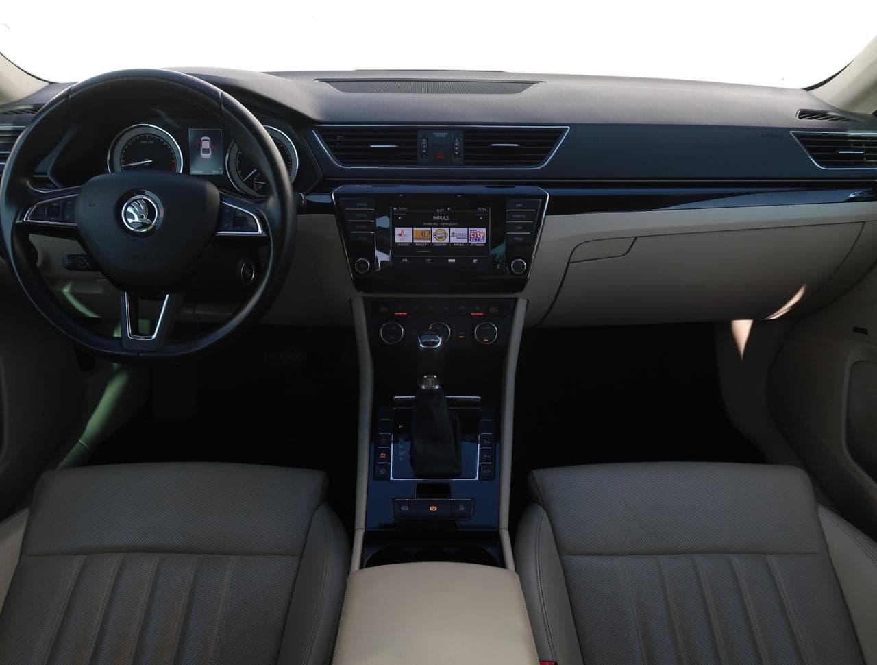2015 Škoda SUPERB - 10