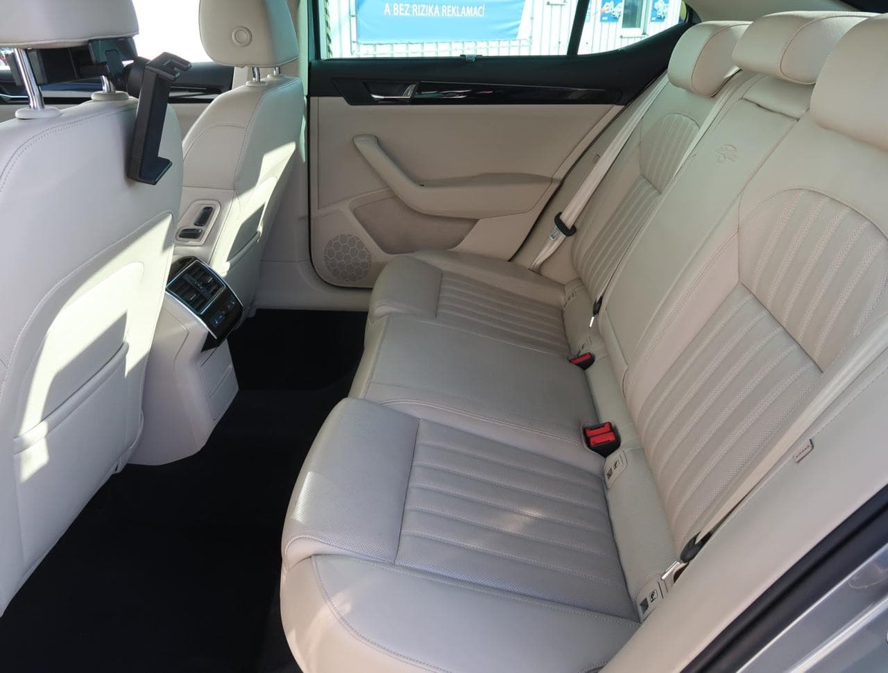 2015 Škoda SUPERB - 15