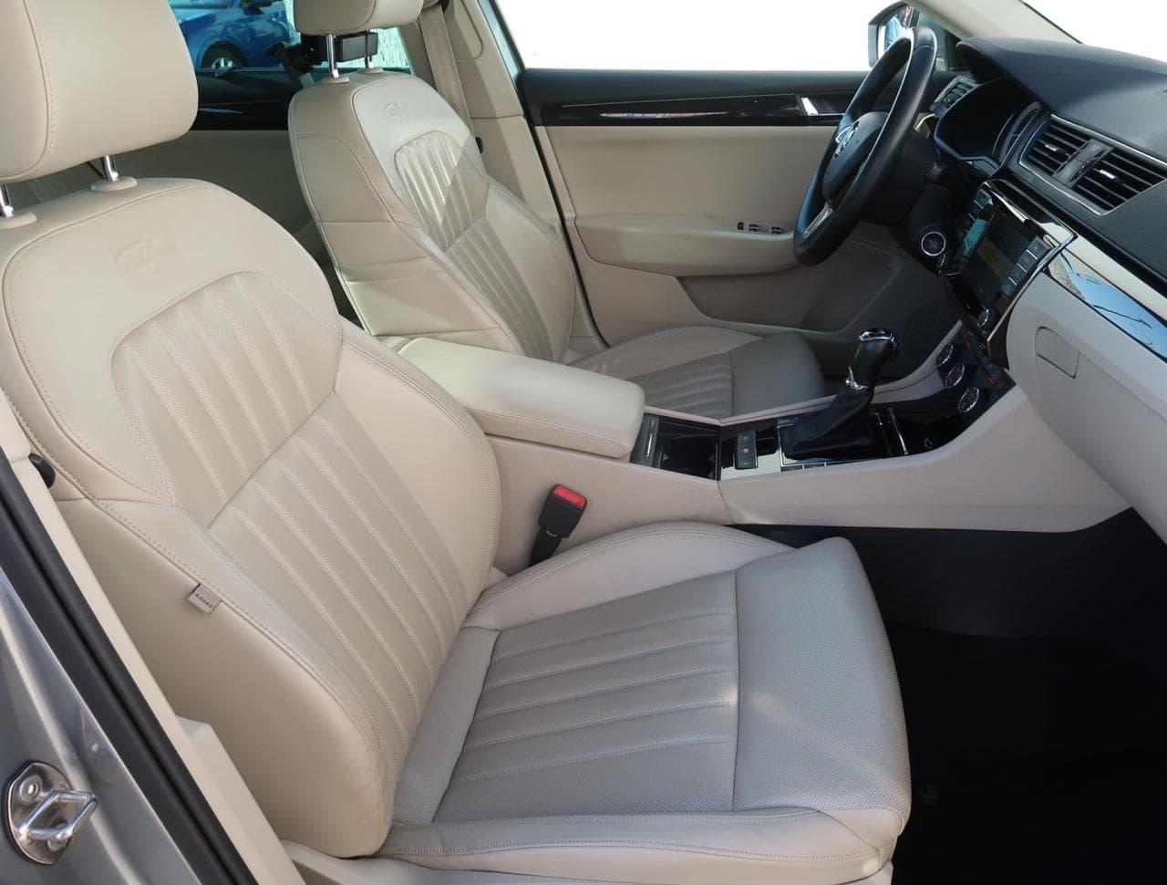 2015 Škoda SUPERB - 12