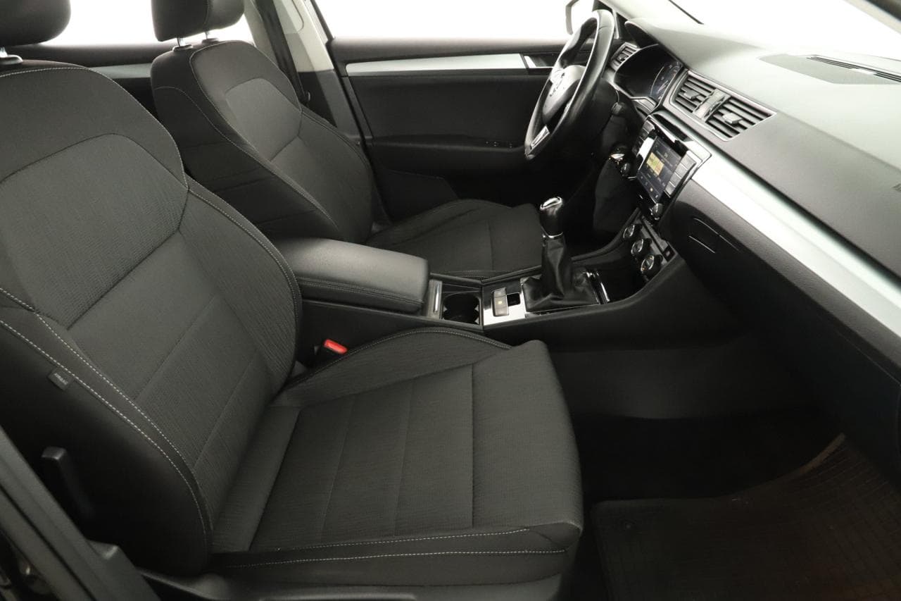 2016 Škoda SUPERB - 11