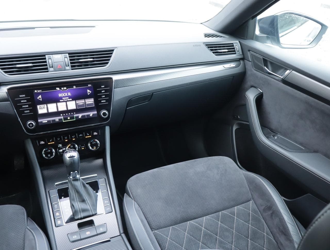 2021 Škoda Superb - 11