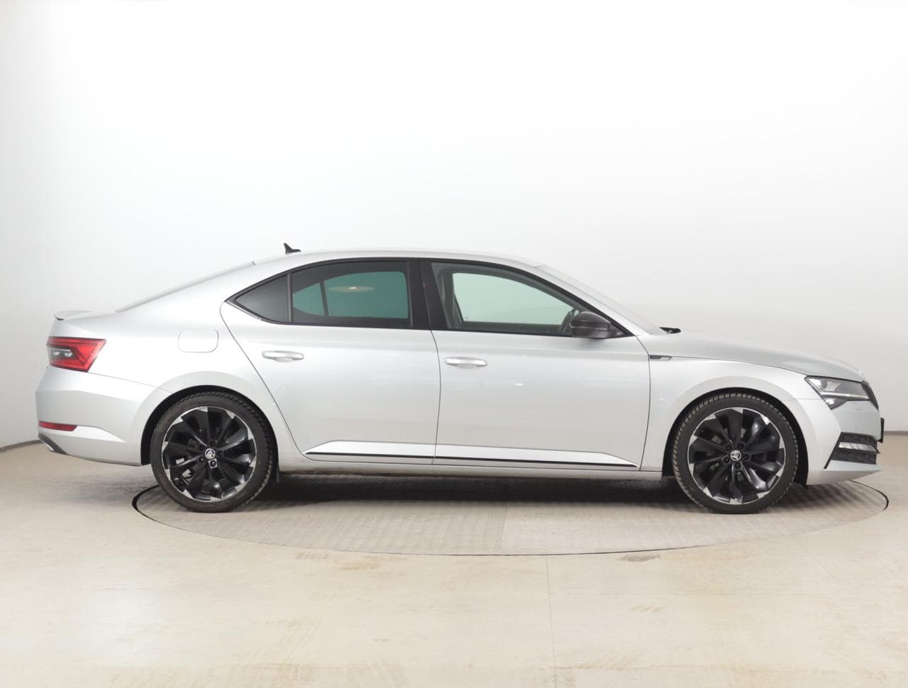 2021 Škoda Superb - 8