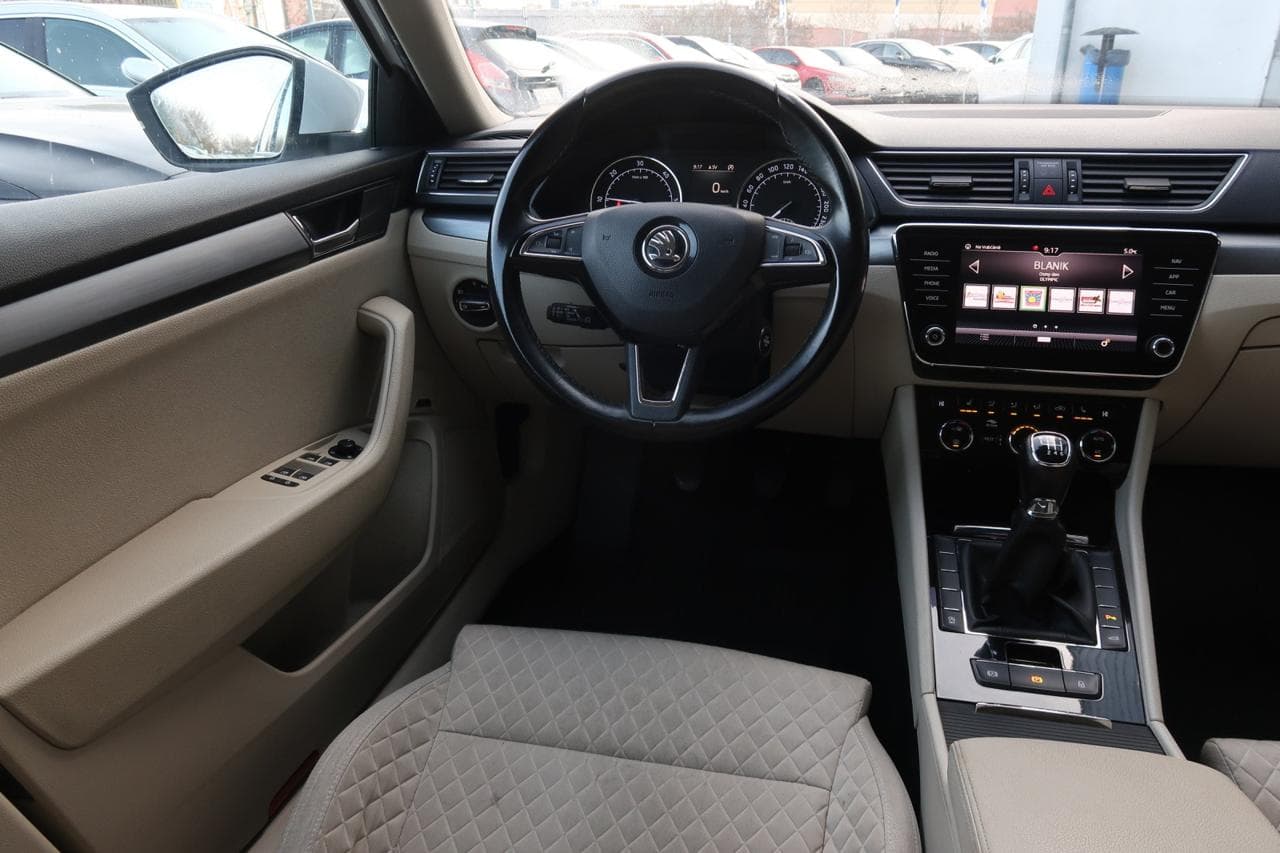 2019 Škoda SUPERB - 9