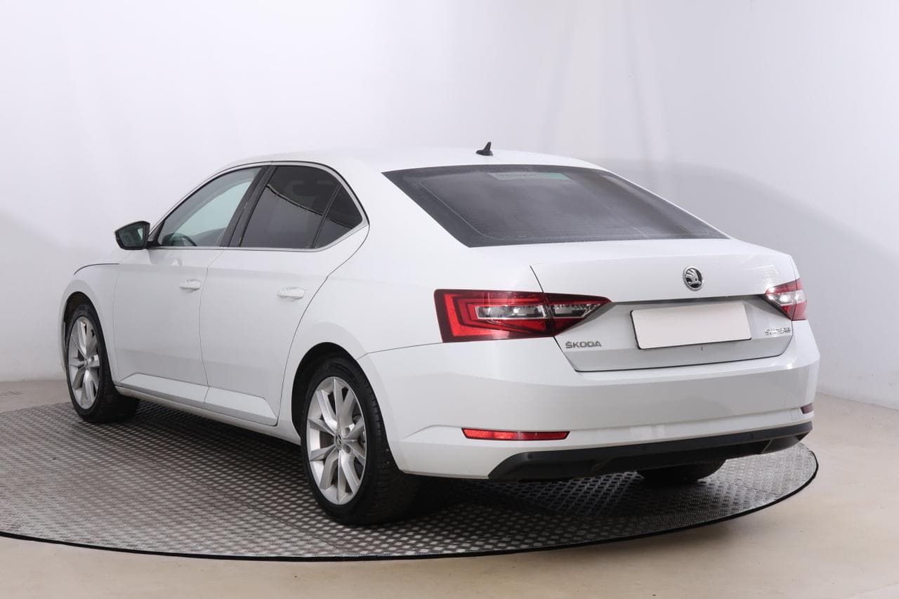 2019 Škoda SUPERB - 5