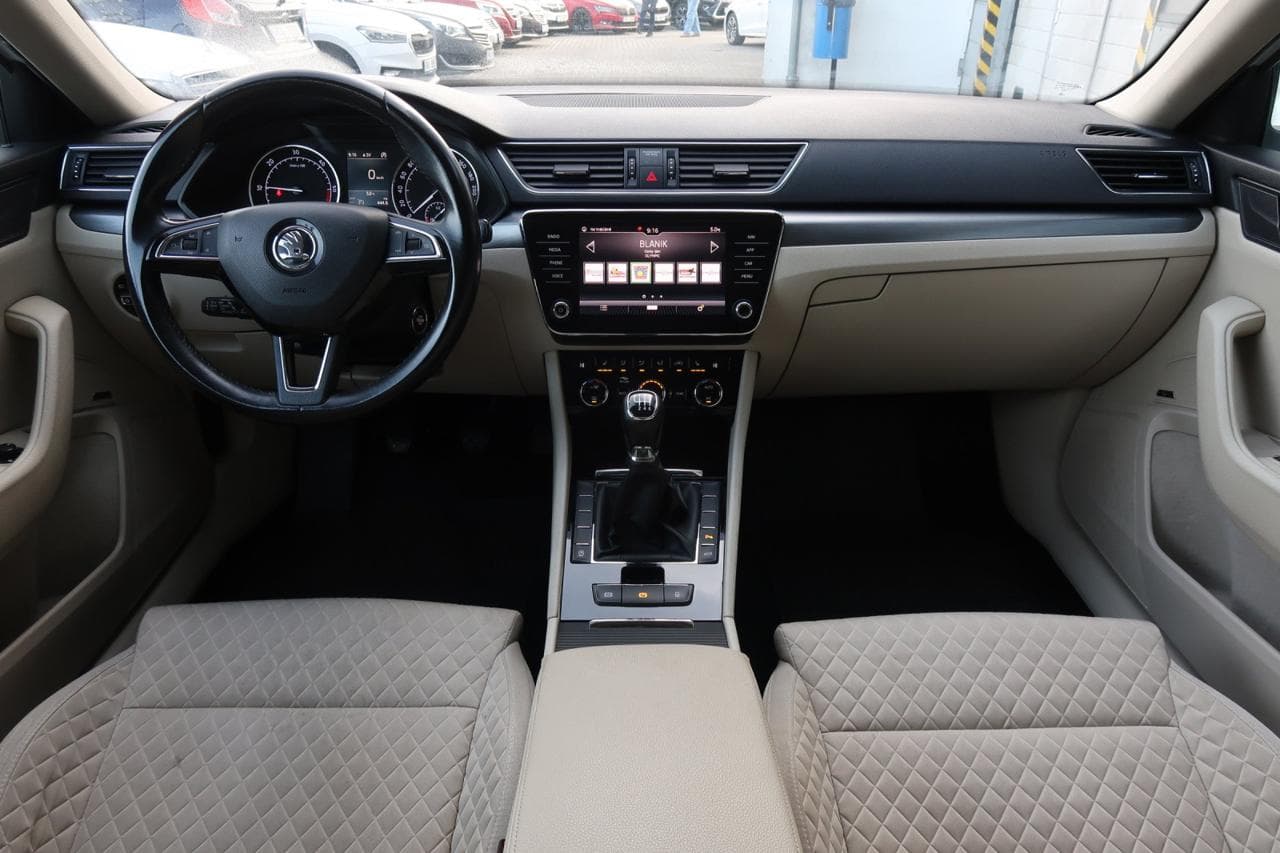 2019 Škoda SUPERB - 10