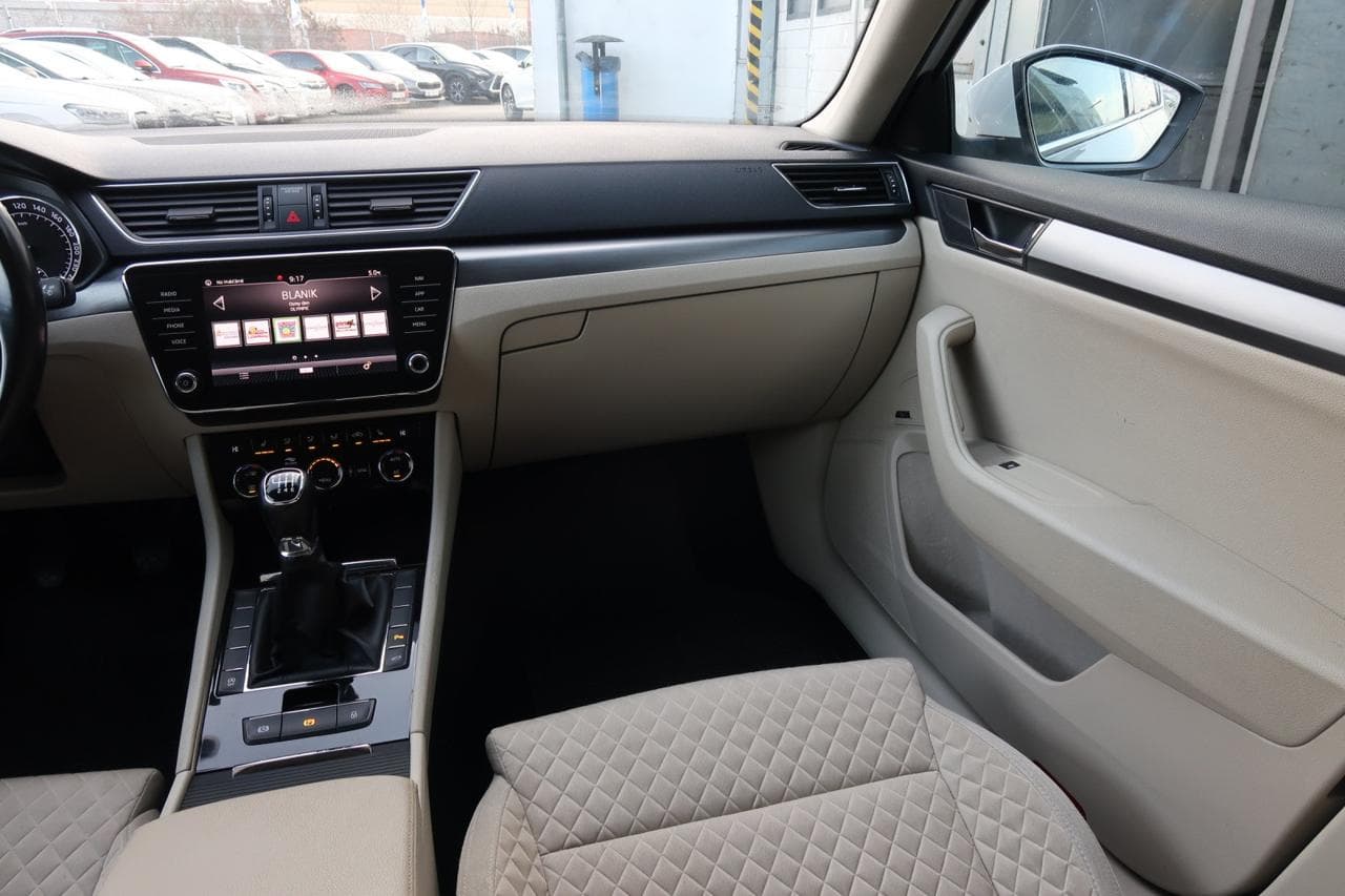 2019 Škoda SUPERB - 11