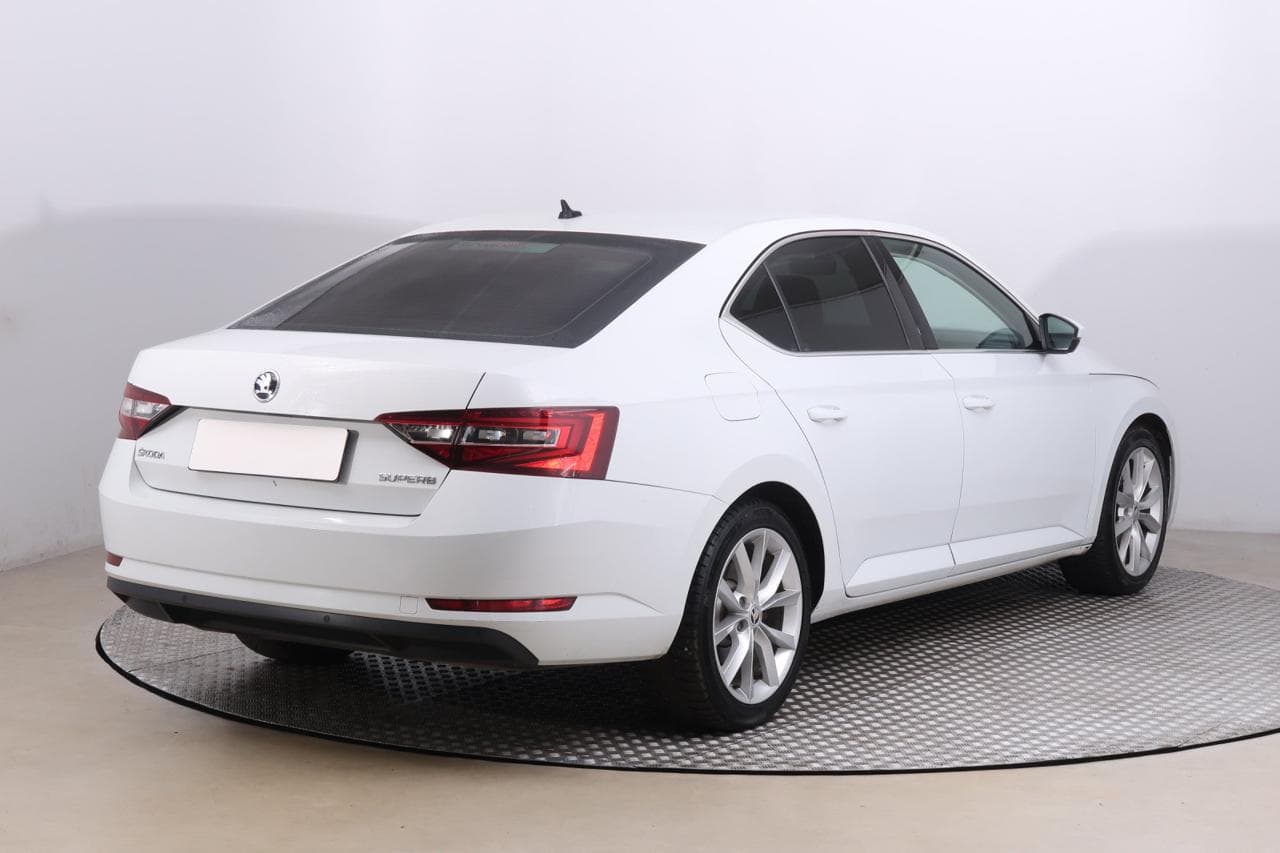 2019 Škoda SUPERB - 7