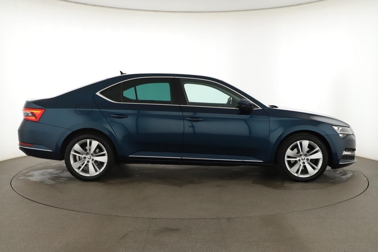 2021 Škoda SUPERB - 8