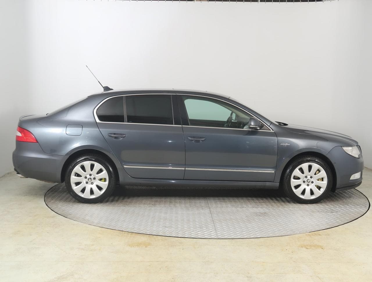 2008 Škoda SUPERB - 8