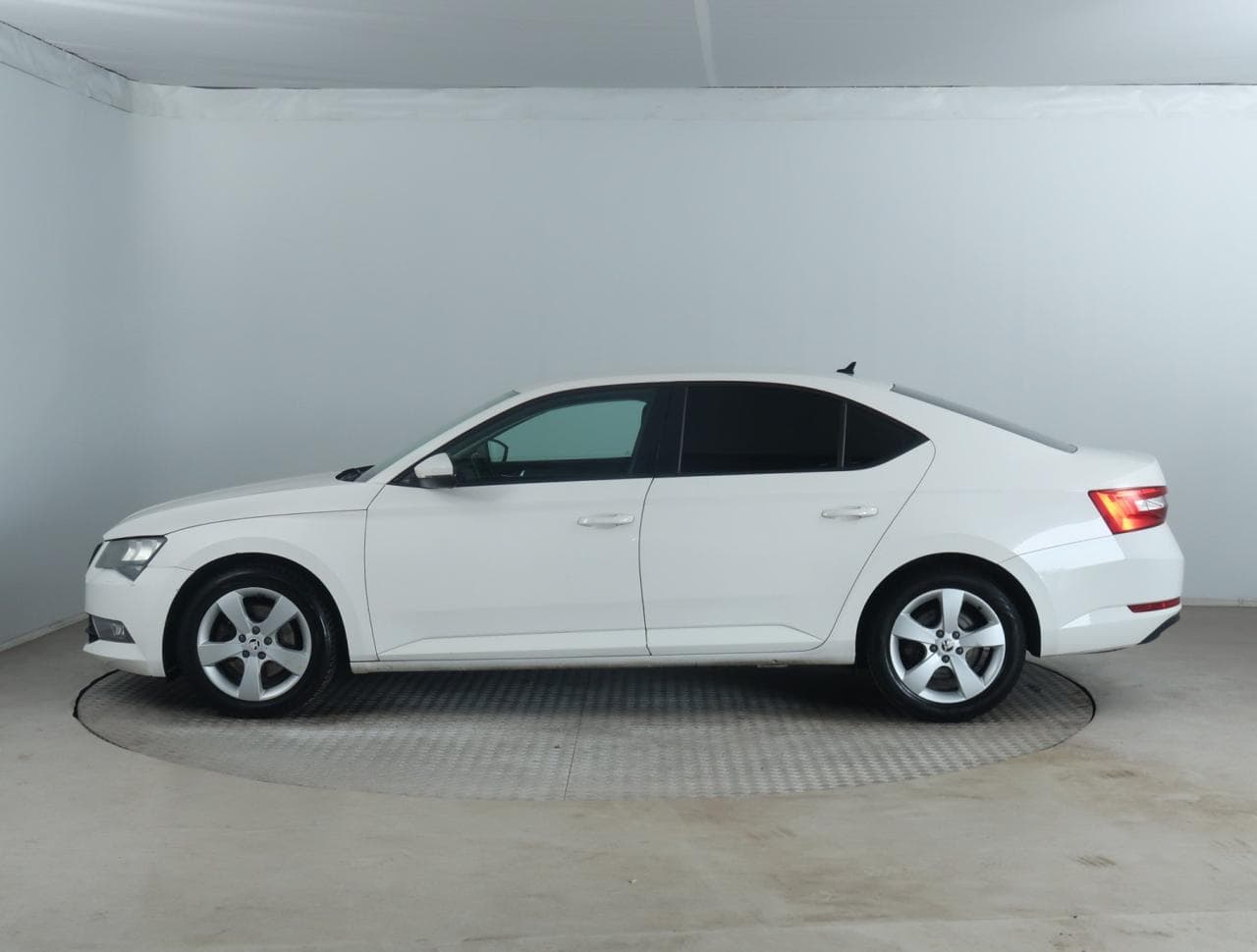 2015 Škoda SUPERB - 4