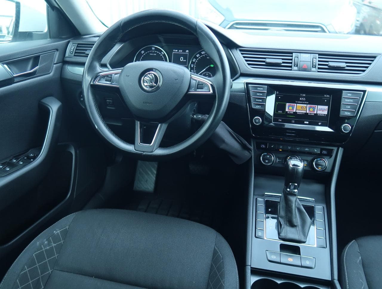 2015 Škoda SUPERB - 9